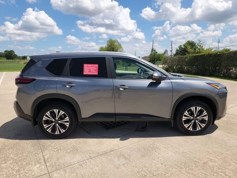 Certified 2023 Nissan Rogue SV w/ SV Premium B Package FWD image 4