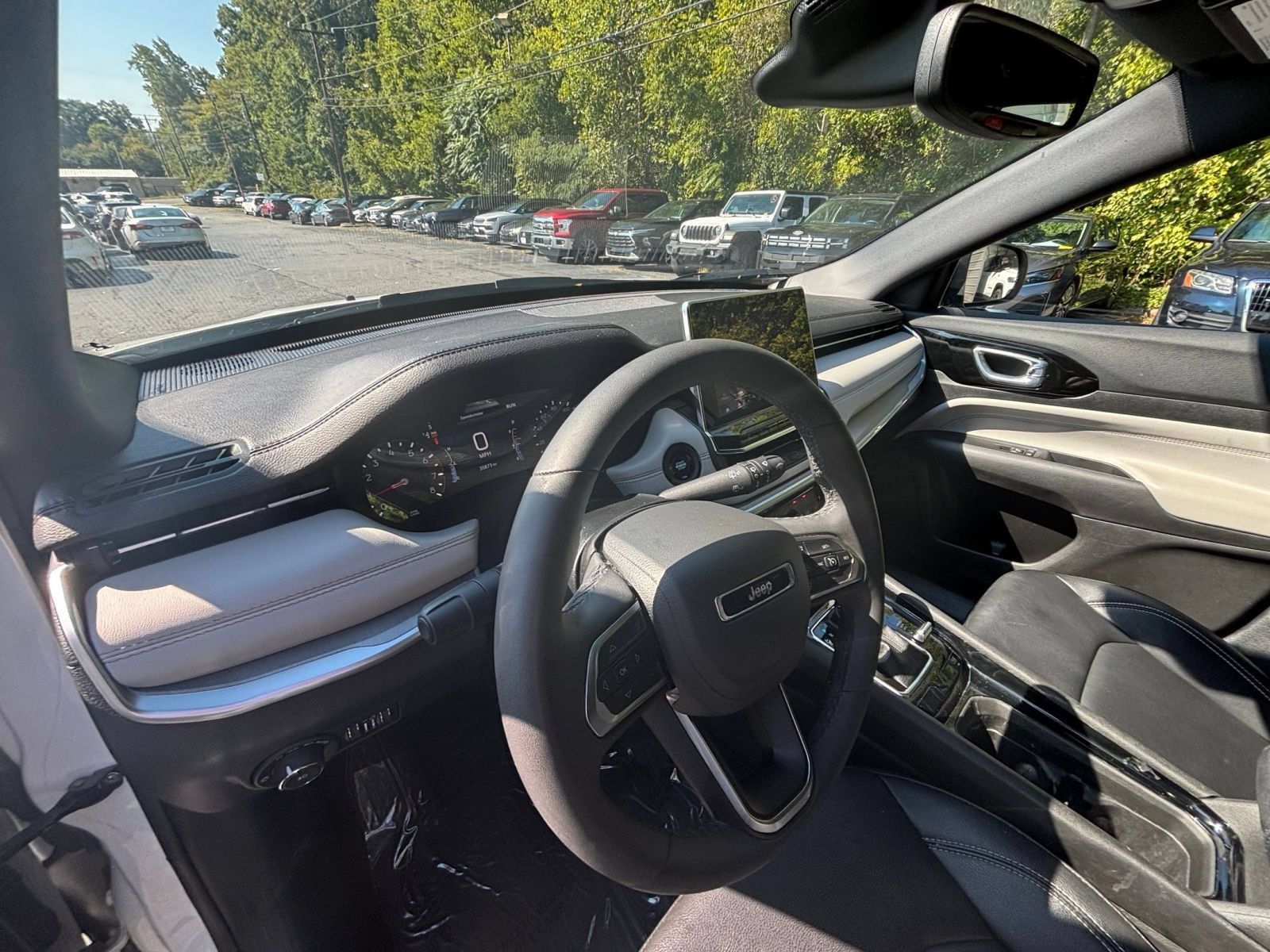 Used 2025 Jeep Compass Limited AWD/4WD image 30