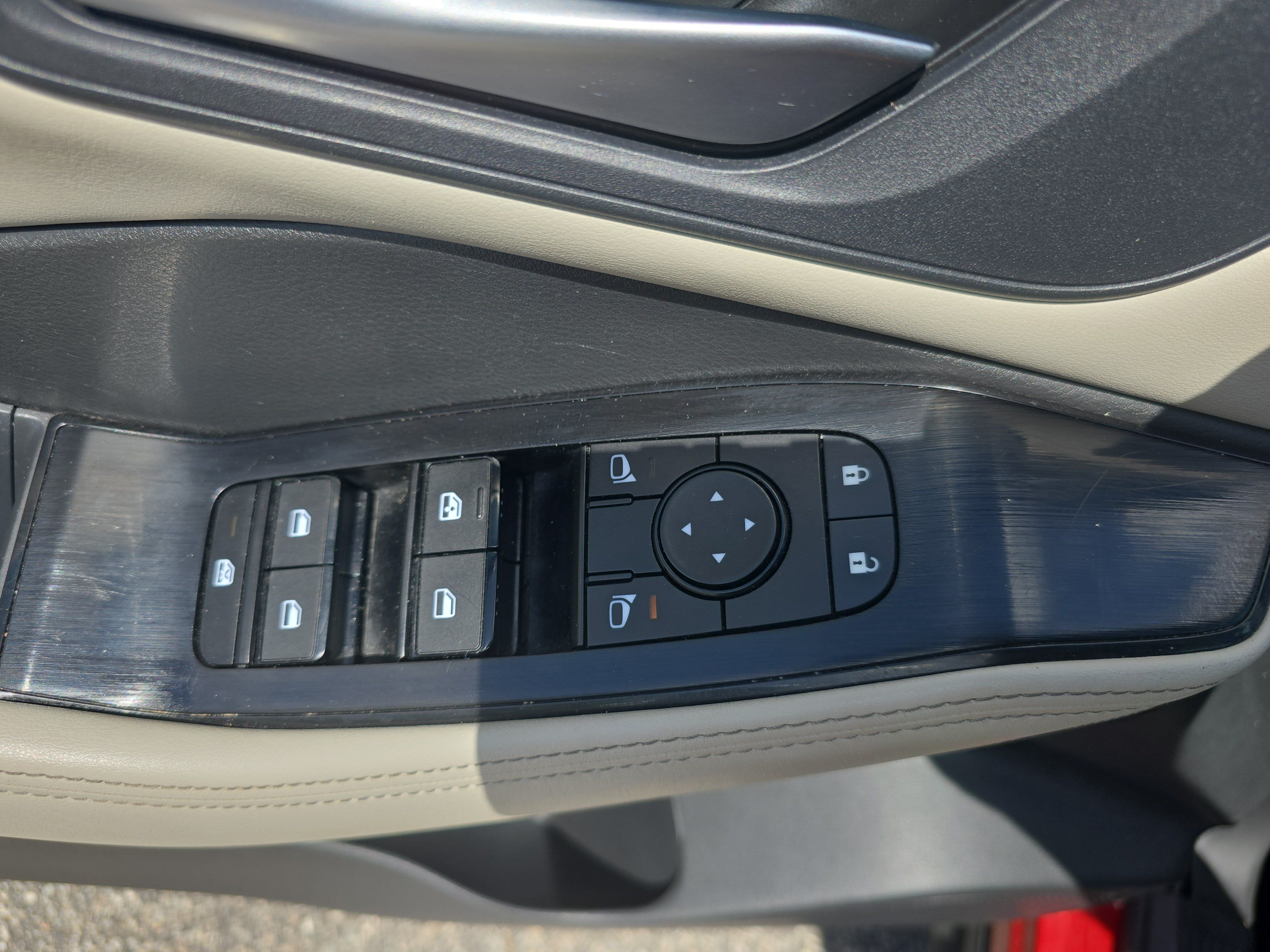 Used 2025 Nissan Rogue SV AWD/4WD image 24