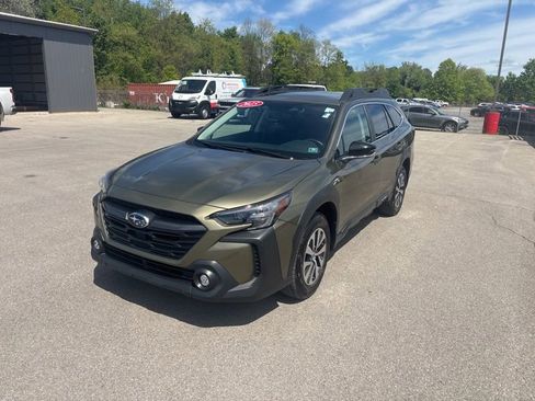 Used 2025 Subaru Outback Premium AWD/4WD image 7