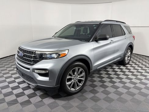 Used 2020 Ford Explorer XLT w/ Equipment Group 202A RWD image 1