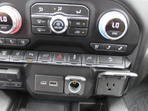 Used 2022 GMC Sierra 2500 AT4 w/ AT4 Preferred Package AWD/4WD image 27