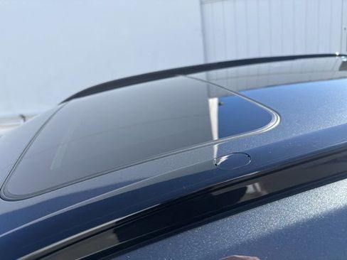 Certified 2023 Kia Niro SX Touring image 13