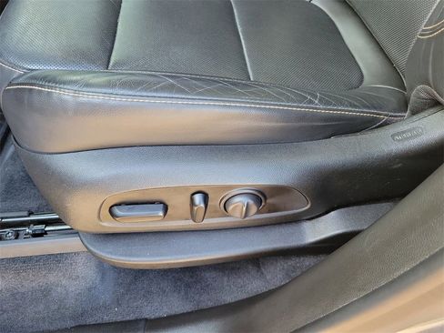 Used 2020 Chevrolet Traverse Premier image 21