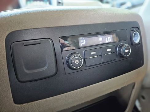 Used 2019 GMC Yukon SLT image 29