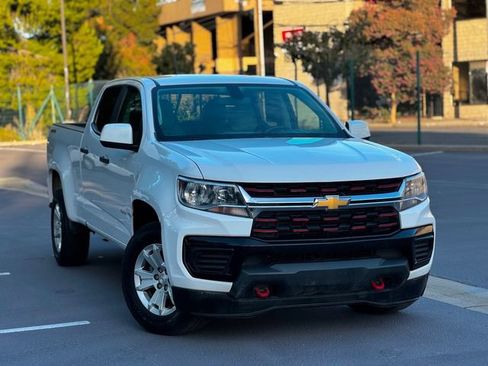 Used 2021 Chevrolet Colorado W/T AWD/4WD image 3