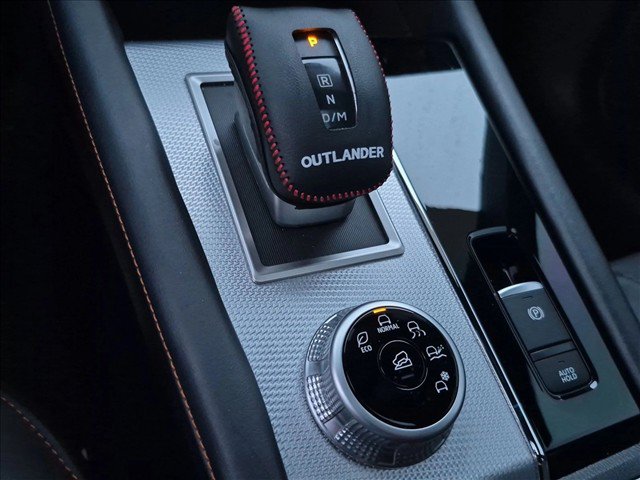 Used 2024 Mitsubishi Outlander SEL Black Edition FWD image 10