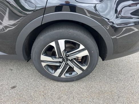 Certified 2024 Kia Sorento EX AWD/4WD image 11