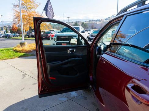 Certified 2025 Kia Sorento SX image 18