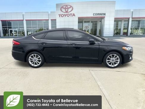 Used 2019 Ford Fusion SE image 6