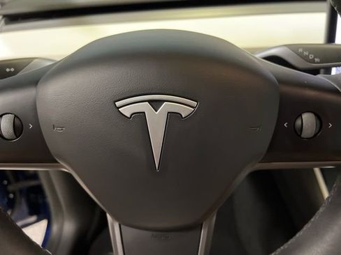 Used 2021 Tesla Model Y Long Range image 36