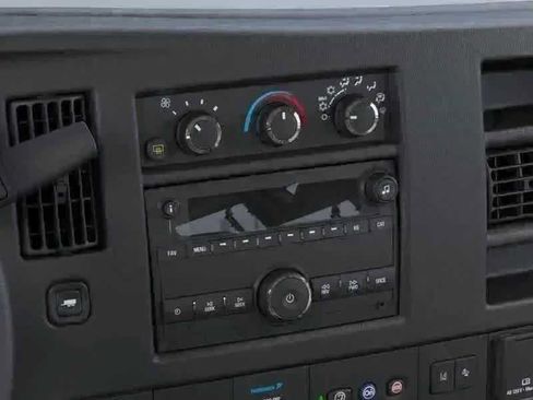 New 2025 Chevrolet Express 3500 LT w/ LT Preferred Equipment Group RWD image 4