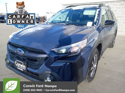 Used 2025 Subaru Outback Premium image 7