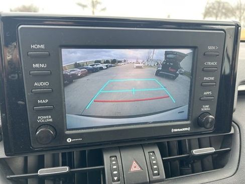 Used 2020 Toyota RAV4 XLE Premium image 15