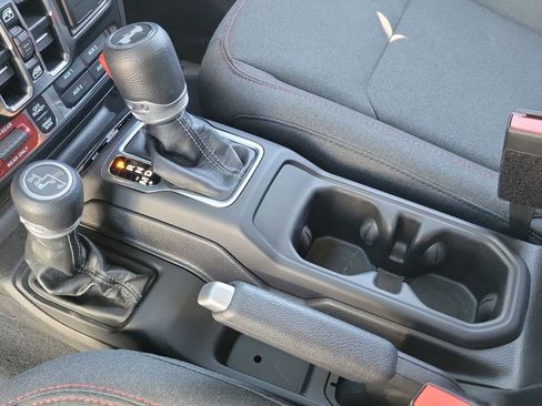 Used 2024 Jeep Wrangler Unlimited Rubicon w/ Safety Group image 14