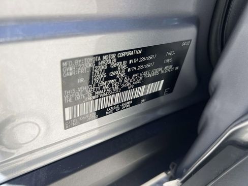 Used 2022 Toyota RAV4 XLE w/ Convenience Package AWD/4WD image 19