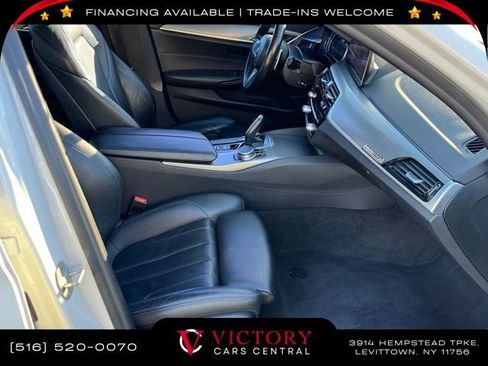 Used 2019 BMW 530i xDrive w/ M Sport Package image 15