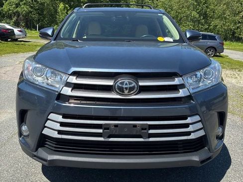 Used 2017 Toyota Highlander XLE AWD/4WD image 14