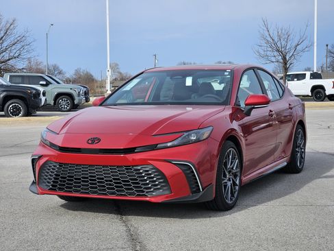 New 2026 Toyota Camry SE w/ Multimedia Upgrade Package image 2