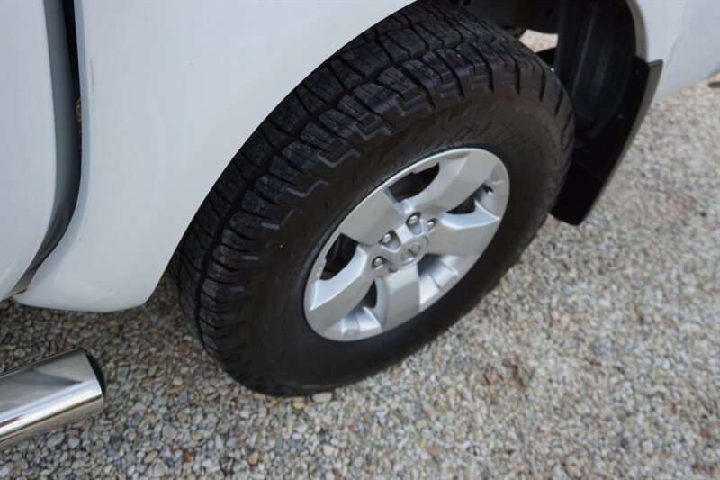 Used 2009 Nissan Frontier SE w/ SE Value Truck Pkg RWD image 44