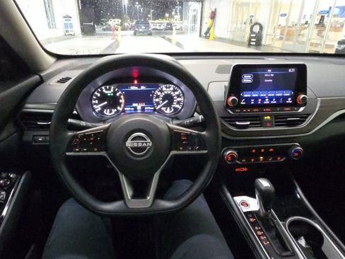 Used 2023 Nissan Altima 2.5 SV image 34