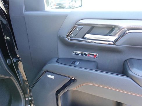 Used 2024 GMC Sierra 1500 AT4 image 39