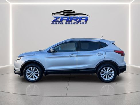 Used 2017 Nissan Rogue Sport SV AWD/4WD image 4