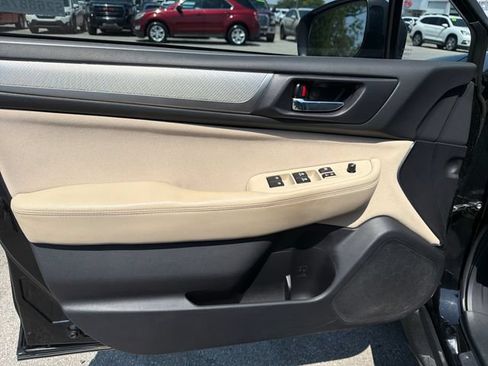 Used 2019 Subaru Outback 2.5i Premium AWD/4WD image 17