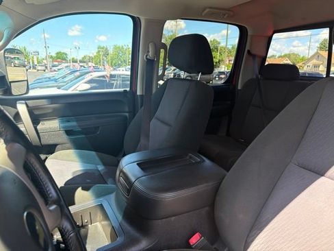 Used 2014 Chevrolet Silverado 2500 LT w/ Interior Plus Package AWD/4WD image 25