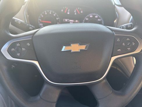 Used 2022 Chevrolet Traverse LS image 7