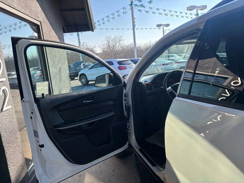 Used 2012 GMC Acadia SL image 8