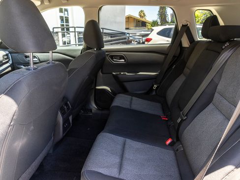 Used 2024 Nissan Rogue SV FWD image 23