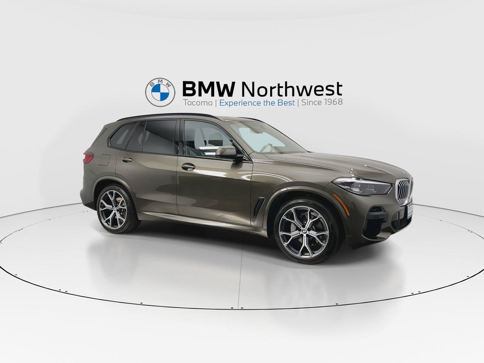 Used 2023 BMW X5 xDrive40i w/ M Sport Package AWD/4WD image 6