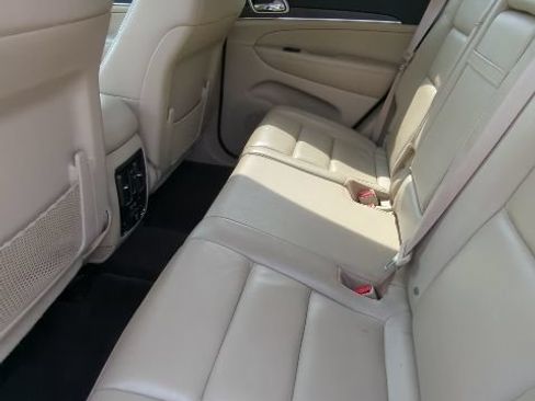 Used 2017 Jeep Grand Cherokee Limited AWD/4WD image 16