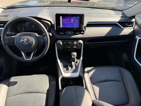 Used 2025 Toyota RAV4 XLE Premium FWD image 27
