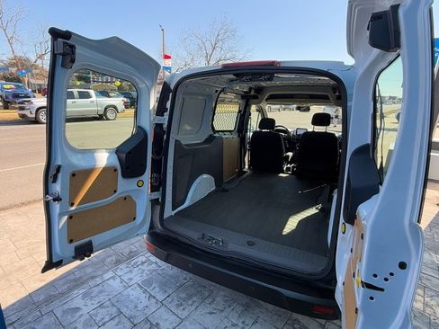 Used 2022 Ford Transit Connect XL FWD image 25