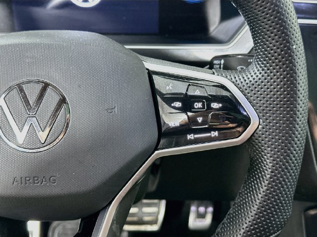 Used 2024 Volkswagen Tiguan SE R-Line AWD/4WD image 23