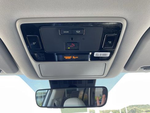 Certified 2025 Toyota Grand Highlander AWD image 19