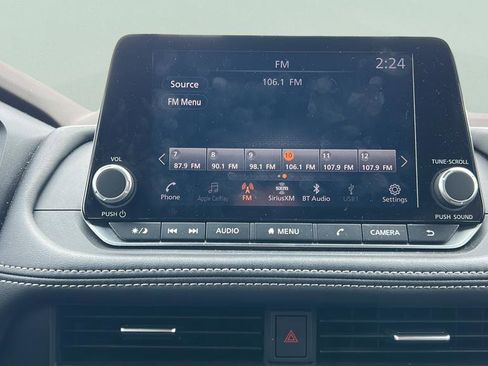 Used 2023 Nissan Rogue SV image 28