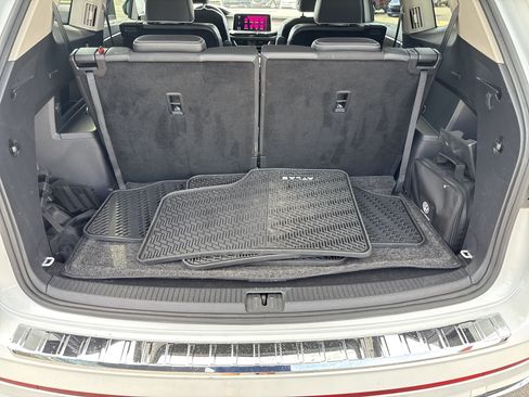 Used 2024 Volkswagen Atlas SEL Premium R-Line AWD/4WD image 5