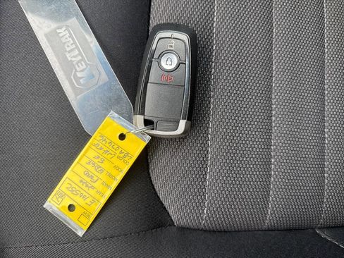 Used 2020 Ford Edge SE image 24