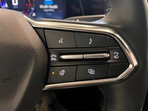 Used 2025 Chevrolet Equinox LT AWD/4WD image 17