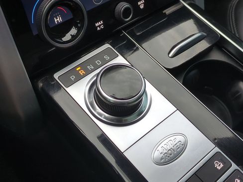 Used 2021 Land Rover Range Rover P525 Westminster Edition image 18