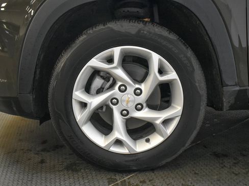 Used 2024 Chevrolet Trax LS w/ LS Convenience Package image 9