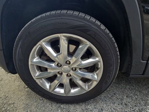 Used 2017 Jeep Cherokee Limited image 15