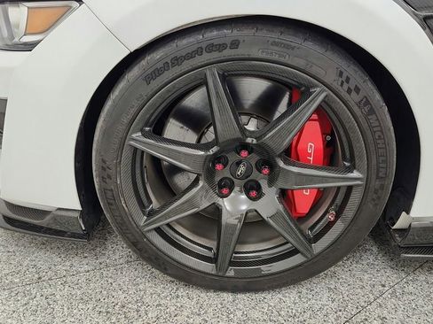 Used 2020 Ford Mustang Shelby GT500 w/ Carbon Fiber Track Pack image 14