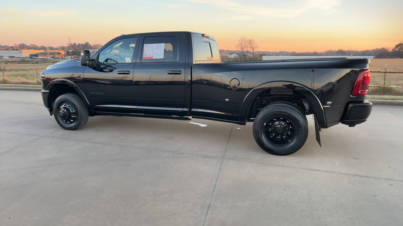 Used 2025 RAM 3500 Limited AWD/4WD image 5