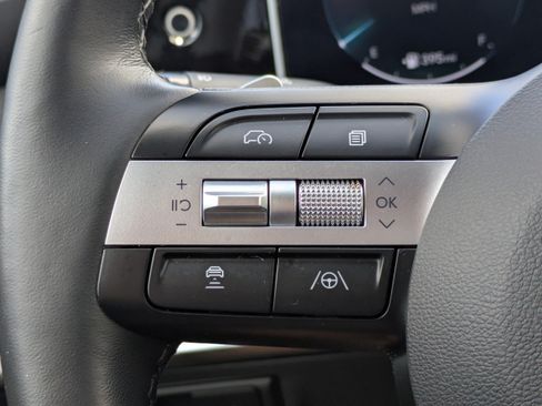 Certified 2025 Hyundai Tucson Limited AWD/4WD image 27
