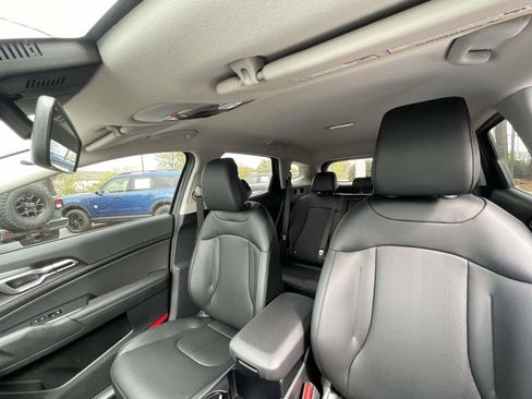 Used 2026 Kia Sportage EX image 32