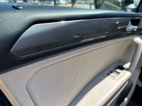 Used 2022 Volkswagen Tiguan SE image 29